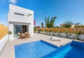 Villa gelegen in San Fulgencio an der Costa Blanca Süd ausgestattet mit 3 Schlafzimmer und 3 Badezimmer, Pool und Parkplatz