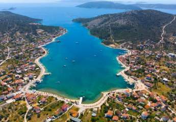 Baugrundstück in Vinišće Kroatien, ca. 250 Meter vom Adria Meer Küste entfernt