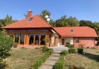 (WESTUNGARN) Wunderschönes, neuwertiges Einfamilienhaus in der Hauptstadt des Őrseg Naturparks